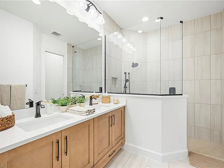 9033 Calypso Ct — Photo 16