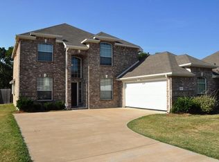 1249 Carriage Creek Dr, Desoto, TX 75115