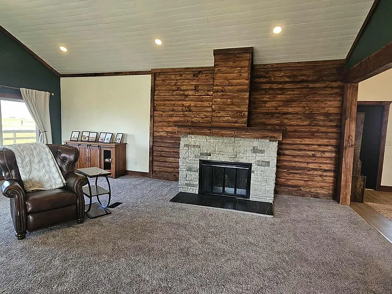 43715 Round Butte Rd — Photo 6