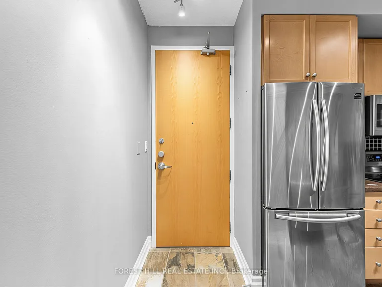 70 Alexander St #804 — Photo 4