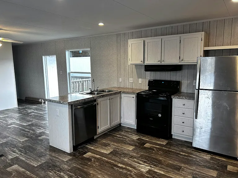 109 E Briar Dr — Photo 21