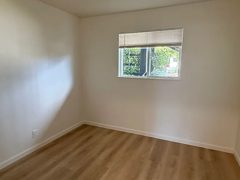 500 Russell Avenue — Photo 11