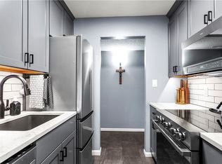 511 Broadway Ave APT 204, Mattoon, IL 61938