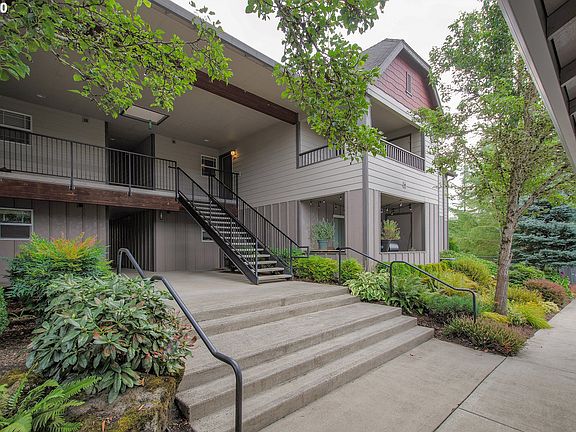 3rd image of 14019 NE 20th Ave APT 5A
