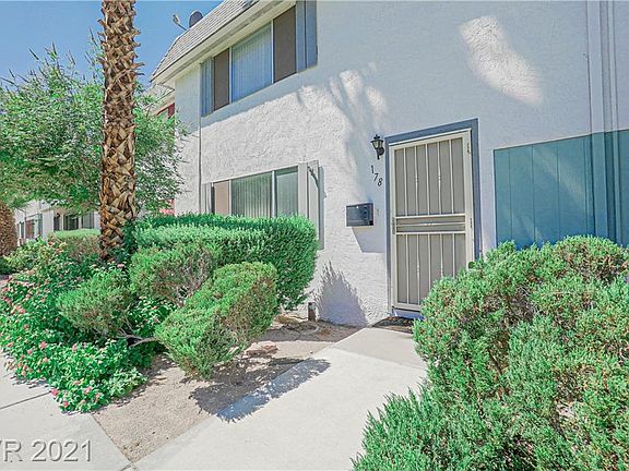 2nd image of 178 Greenbriar Townhouse Way