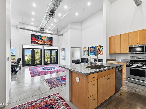 5th image of 914 E OSBORN Road #416