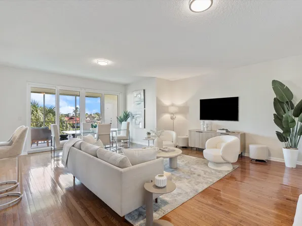 102 Half Moon Circle #C3, Hypoluxo, FL 33462