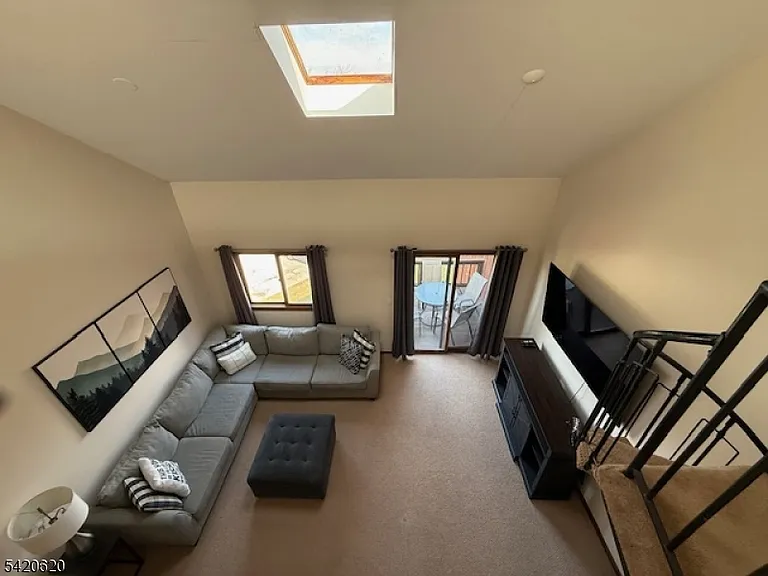 2 Stowe Ct #8 — Photo 24