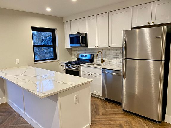 2nd image of 7548 Parkdale Ave APT 2D