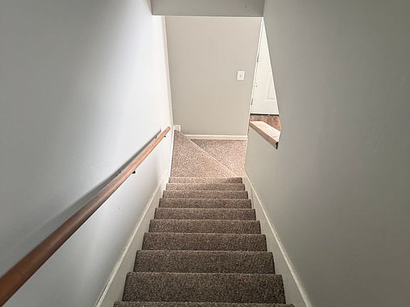5th image of 2050 Clover Ct APT D