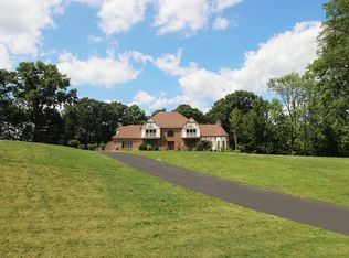 34 Chamberlain Rd, Flemington, NJ 08822