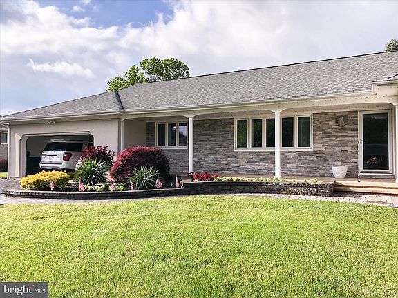 3rd image of 20 Azalea Way