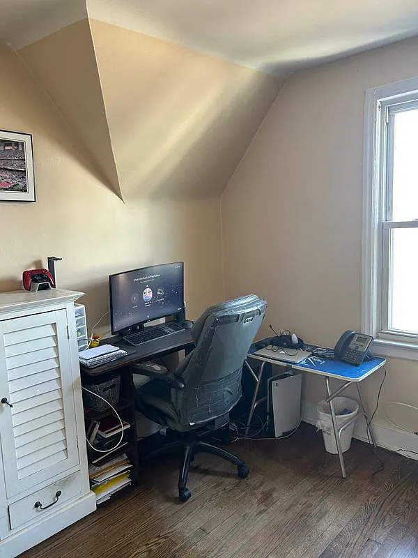 2 bed, 1.0 bath, 900 sqft, $1,700 — Photo 2