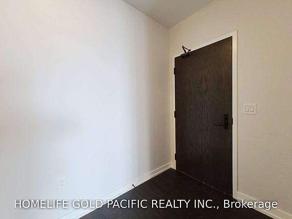 2nd image of 426 University Ave #3901