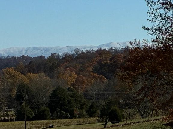 5th image of 860 Yellow Springs Rd