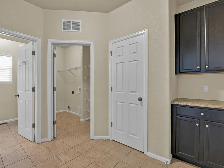 8265 Hardwood Cir — Photo 20