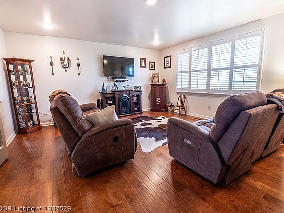 3rd image of 53 W Grove St