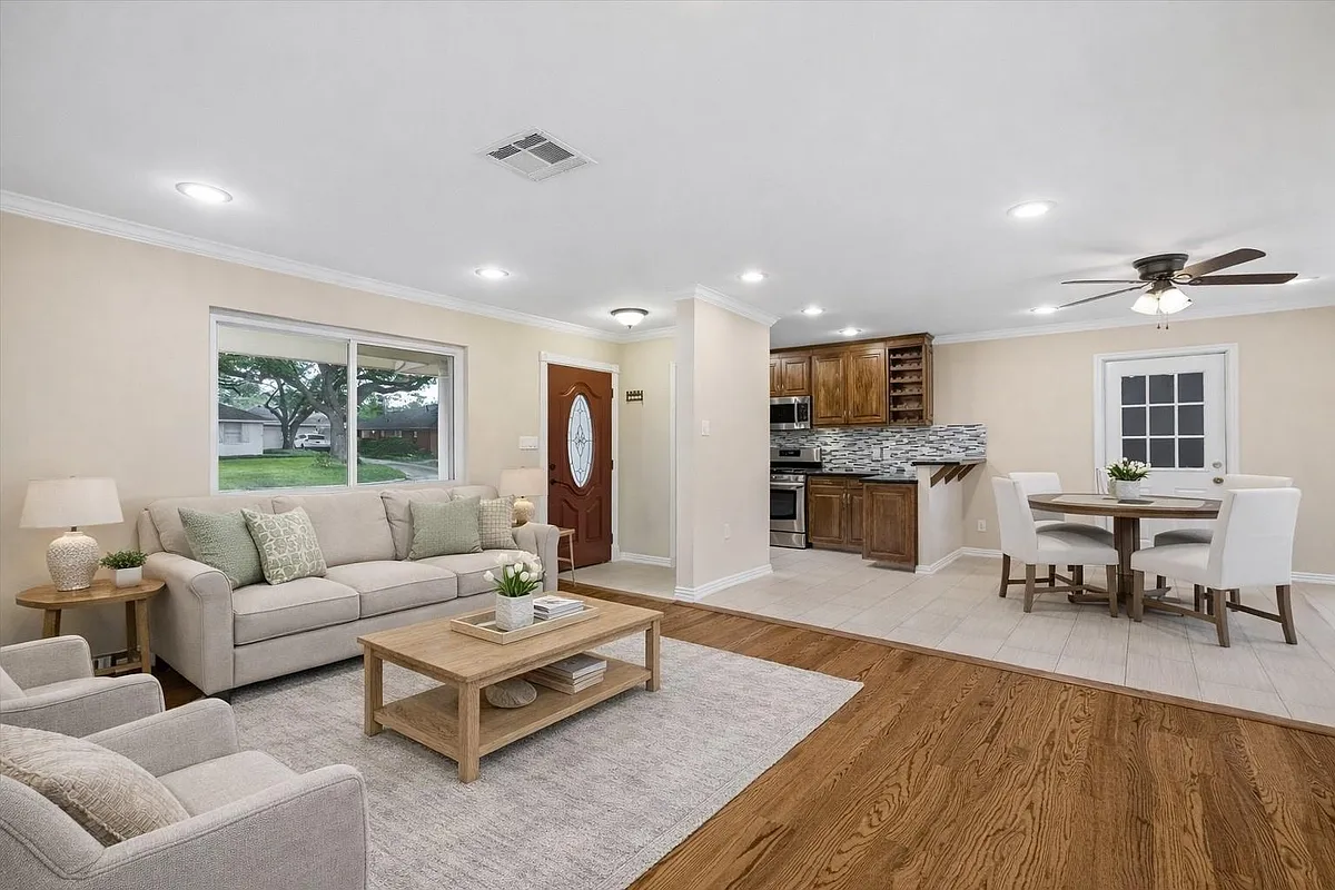 Building Photo - 1607 Willowby Dr
