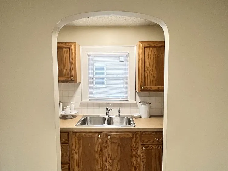 1 bed, 386 sqft, $890 — Photo 4