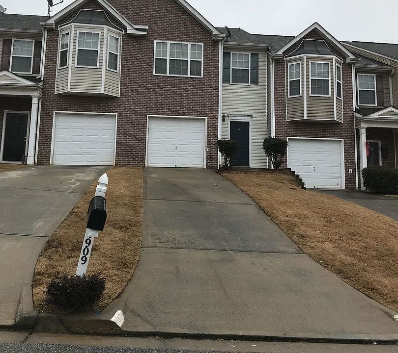 2nd image of 4909 Sierra Way