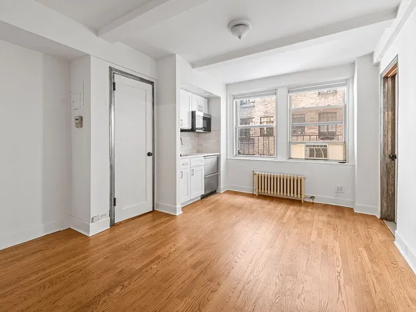 321 E 43rd St APT 510, Manhattan, NY 10017