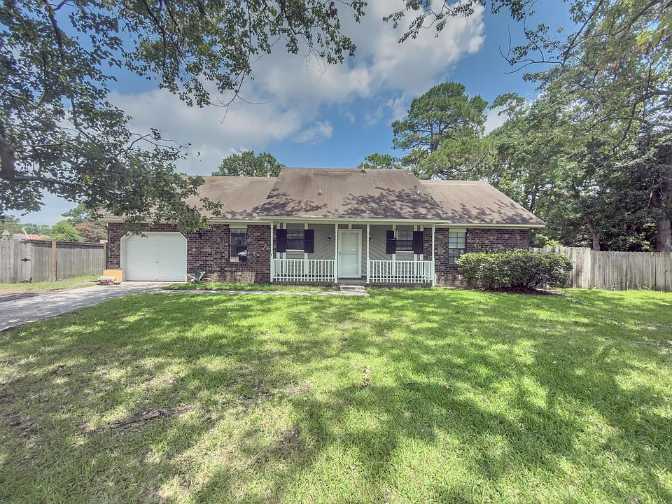312 Indian Dr