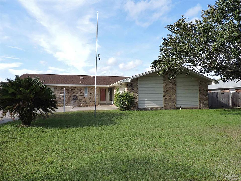 1st image of 12134 Longwood Dr #12134