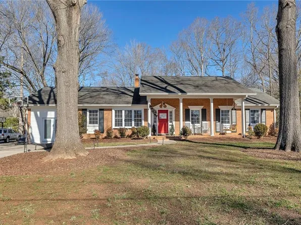 327 Wilson St, Eden, NC 27288