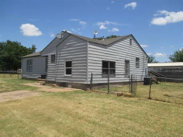 201 Nebraska Ave, Geronimo, OK 73543