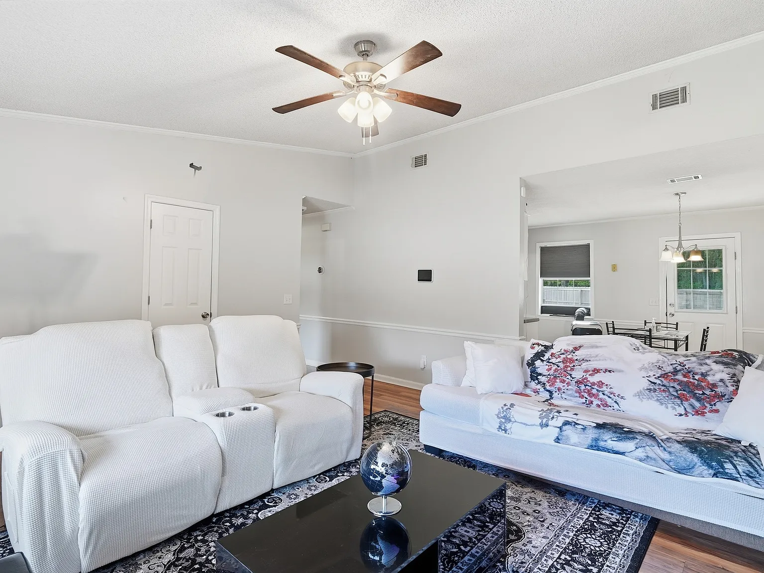 3 bed, 1169 sqft, $1,800 — Photo 3
