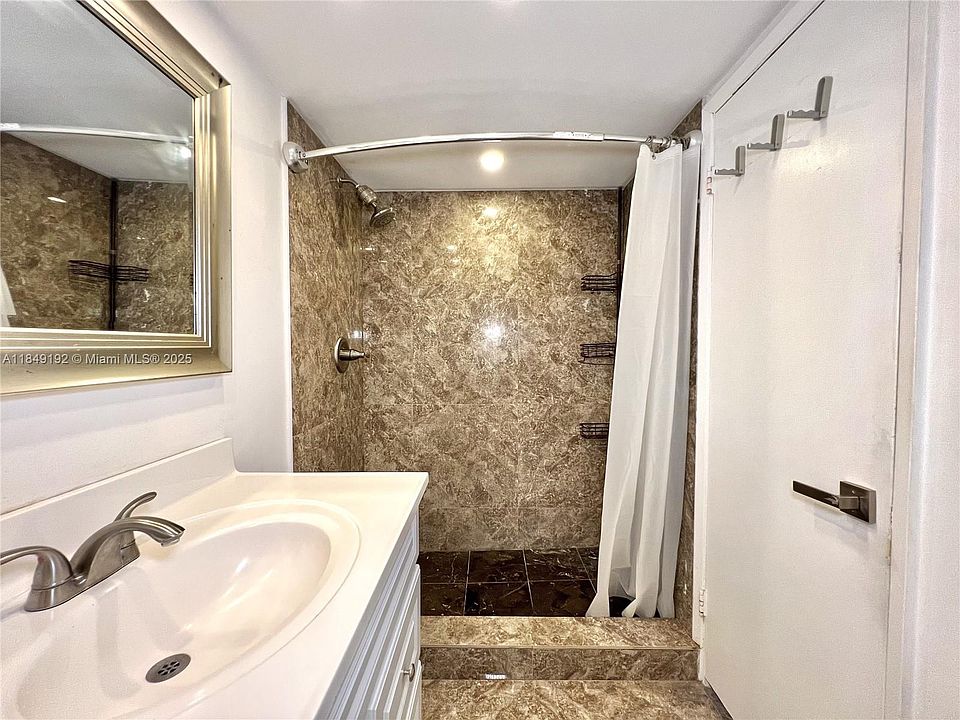 1st image of 2851 NE 183rd St #2851414E