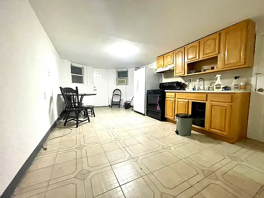 Rented by Evergreen Realty & Investments | media 8