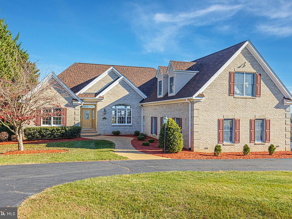 1st image of 7523 Foxview Dr
