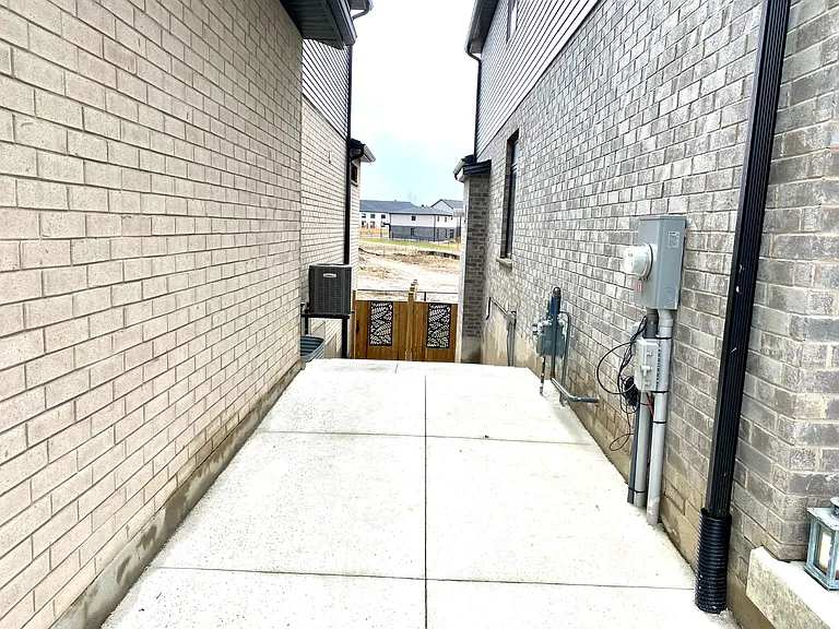 1236 Medway Park Dr #1236 — Photo 5