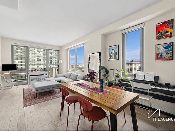 2nd image of 4415 Purves St #15C