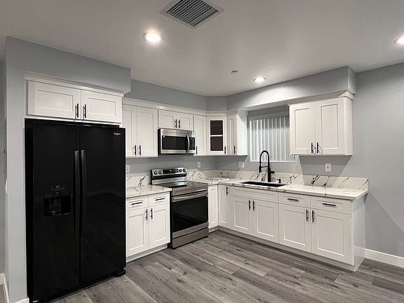4th image of 1643 W 82nd St #1643