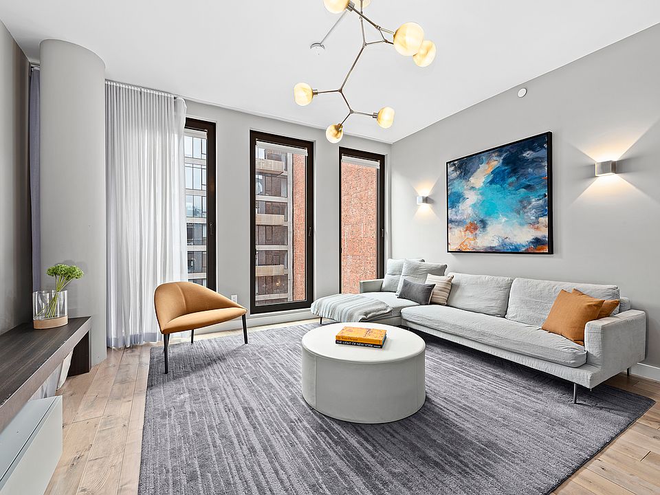 1st image of 15 Renwick St #601