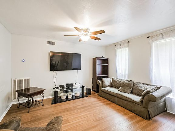 5th image of 12207 Level Run St