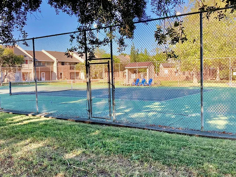 200 Dublin Cir #E — Photo 16