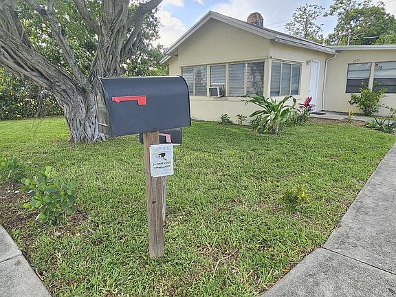 5th image of 2121 NW 28th St