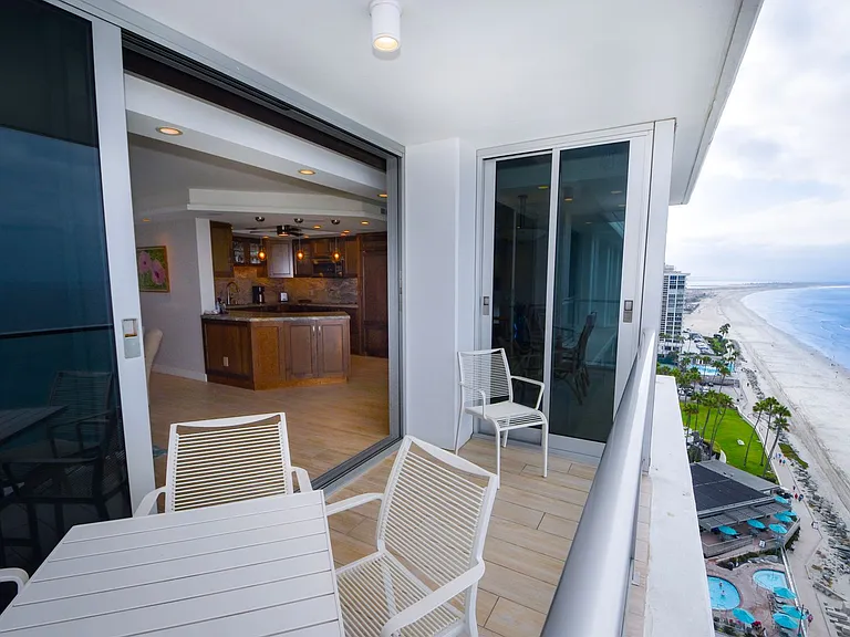 1760 Avenida Del Mundo #1606 — Photo 3