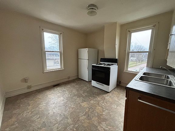 4th image of 61 Columbia Ave APT 201