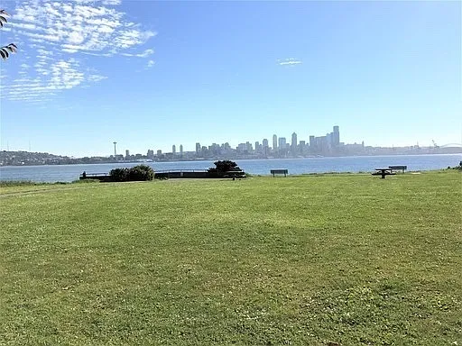 Harbor Square — Photo 19