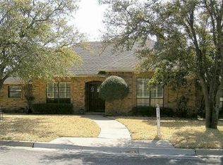 718 Hillview Dr, Arlington, TX 76011