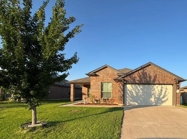 3020 Skinner Dr, Lorena, TX 76655
