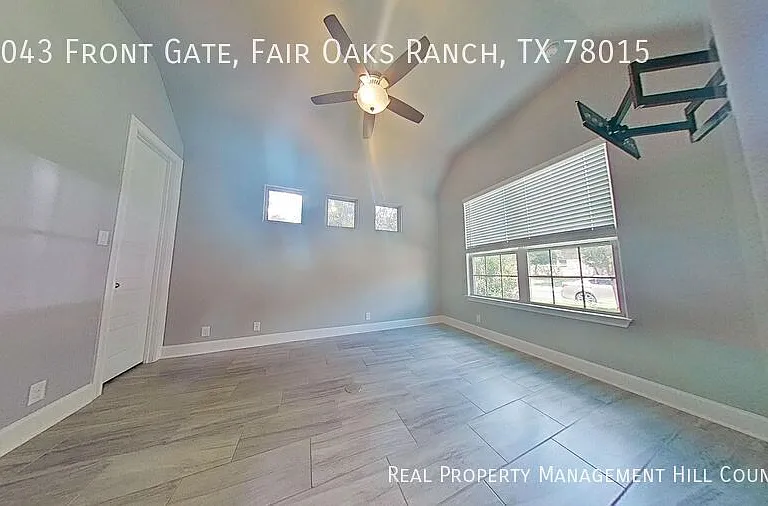 29043 Front Gate — Photo 3