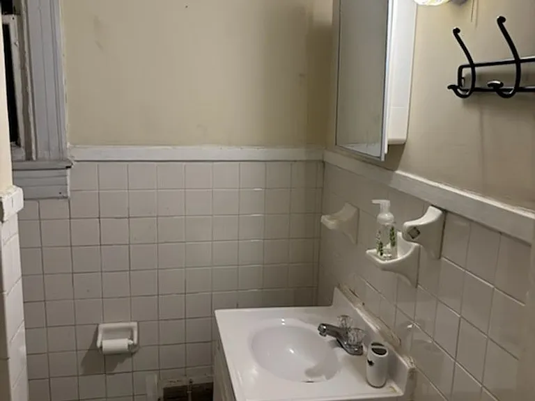 915 Laurens St — Photo 9