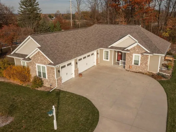 3290 Creekwood CIRCLE, Jackson, WI 53037