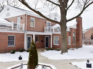 222 S Vine Ave APT C, Park Ridge, IL 60068