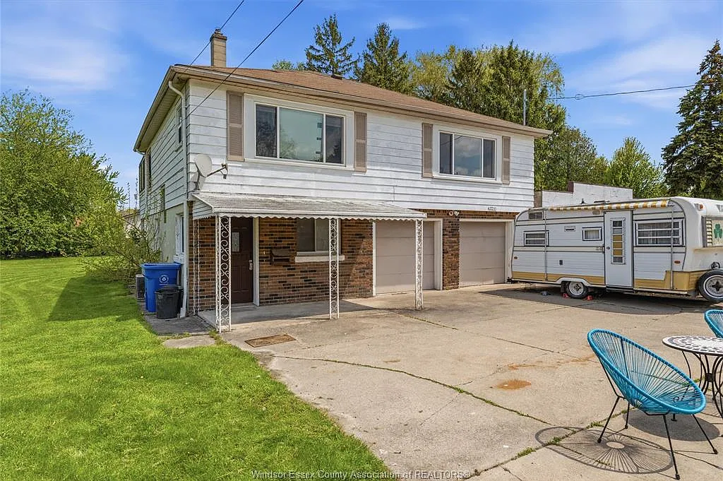 2 bed, $1,800 — Photo 1